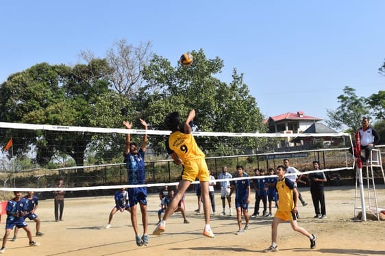 ITI Lamblu became winners in badminton and Rail 2-0 in volleyball.