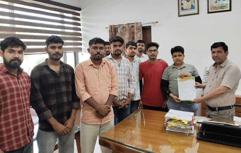 Students of CRSU are hurt due to teachers not coming to classes on time