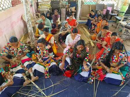 Handicraft training given to Tharu women of nine villages