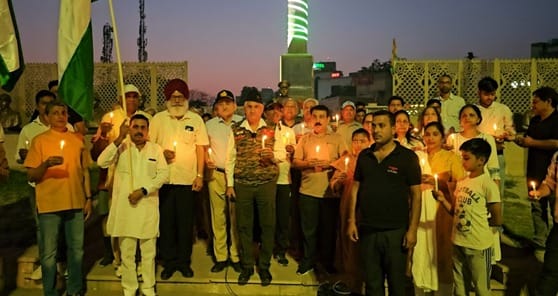 Shaheed Foundation paid tribute by organizing a candle march