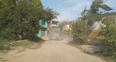 Dust flying due to construction of Bhated-Gahar-Ket road, people troubled