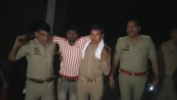 The accused who robbed a teacher was arrested in an encounter