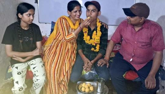 Alok's dream is to become a software engineer from IIT