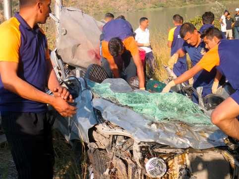 People had to be taken out by cutting the car, they had already died