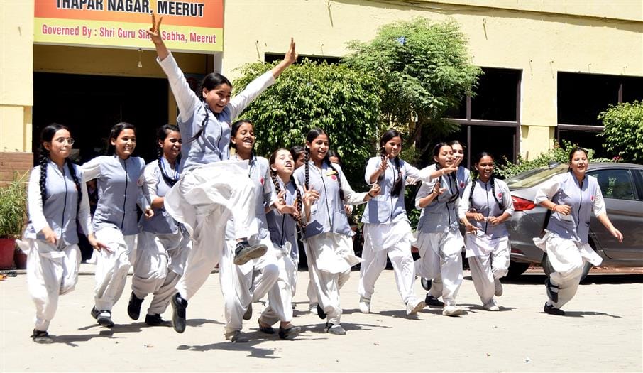 Kartikeya Dixit is district topper in Vaishnavi Inter in High School