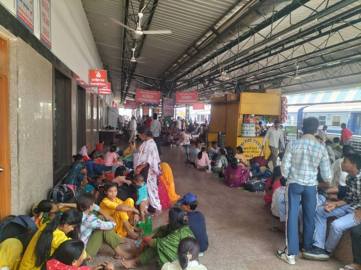 Purnagiri Fair: Crowds throng Tanakpur Railway Station