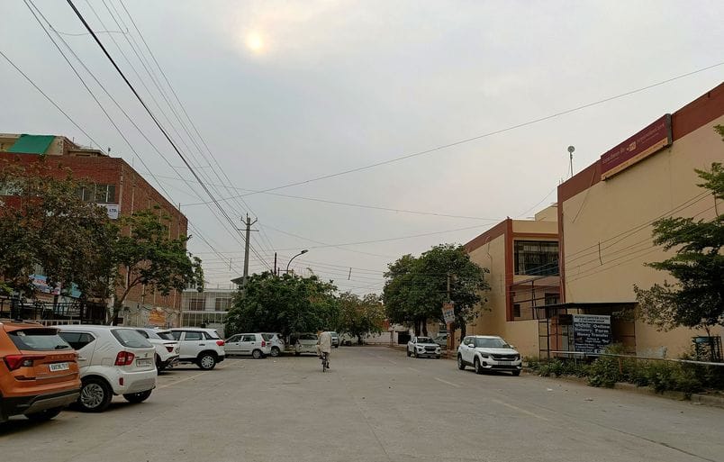 Temperature reached 41 degree Celsius, dust storm occurred