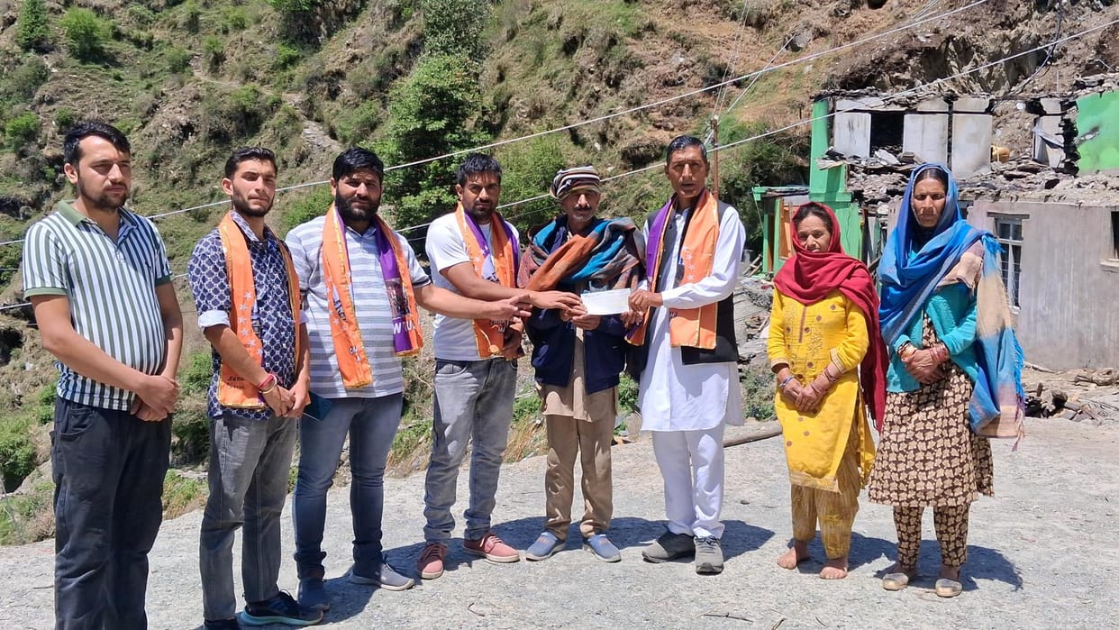 Maa Chandi Trust provided financial aid of Rs. 1.5 lakh to the fire victims