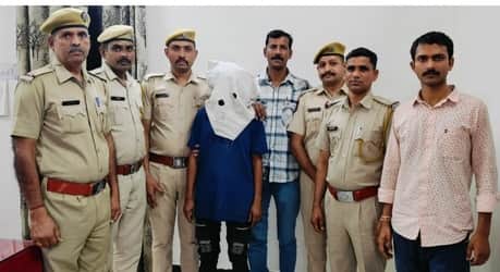 पुलिस की गिरफ्त में आरोपी।