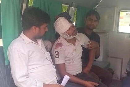 Young men surrounded the attacking old man and he died