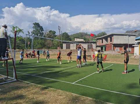 In volleyball, Mandi defeated Sandhol 3-2 and won the match