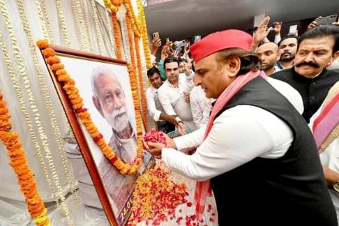Killing of unarmed tourists is a big intelligence failure of the government: Akhilesh
