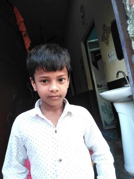 An innocent child fell unconscious on the ground while playing cricket and died