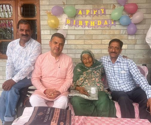 Bohri Devi completed hundred springs, celebrated birthday with joy