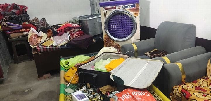 theft in the house of a police inspector, gone to village with his family
