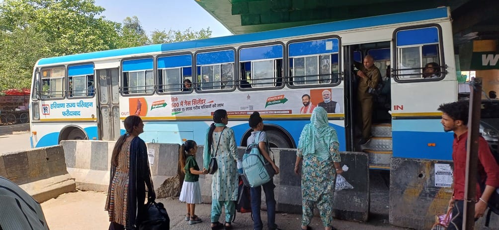 Traffic jam on the highway outside the bus stand