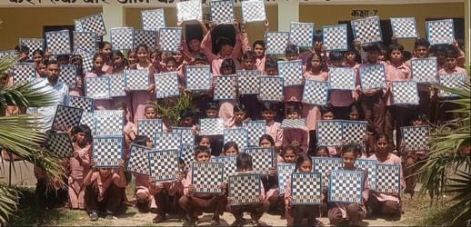 Chess boards distributed to keep people away from mobile phones