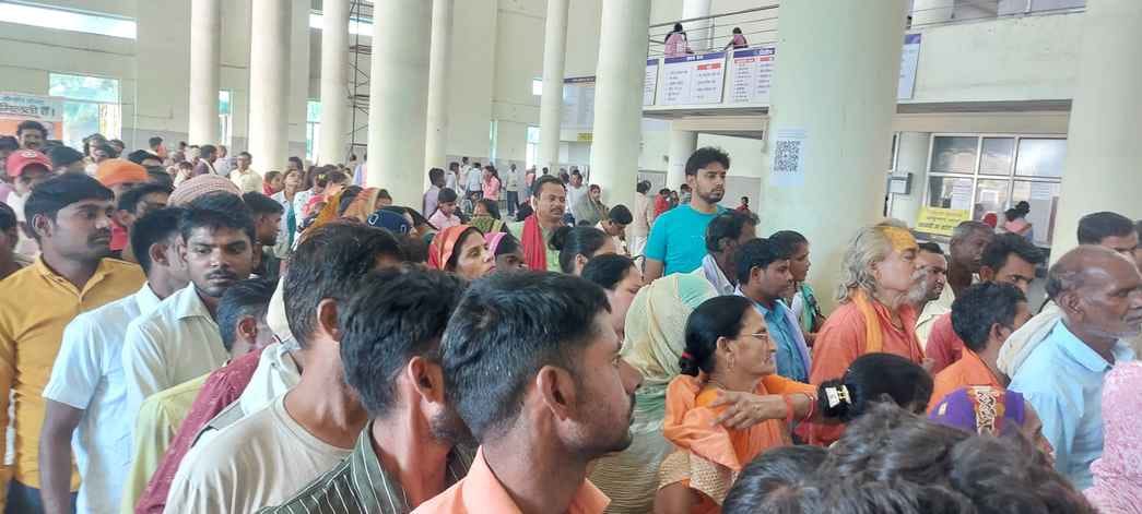 Vomiting and diarrhea patients are increasing due to change in weather