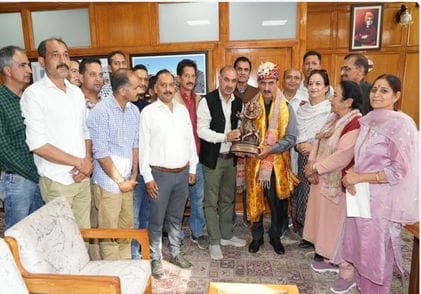 Newly appointed Red Cross Society coordinator Chandrakesh Sharma met the Chief Minister