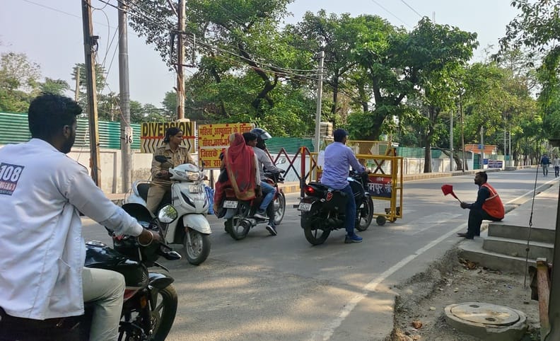Lohia Bhawan to GIC Tiraha road closed without notice