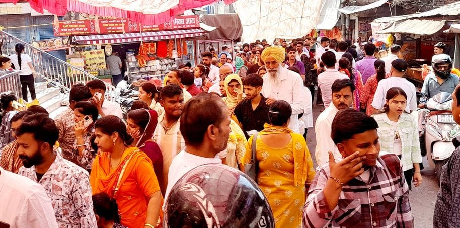18 thousand devotees offered obeisance at Mata Chintpurni temple.