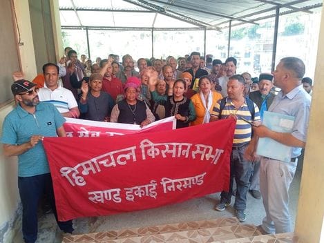 Farmers took out a protest rally in Nirmand