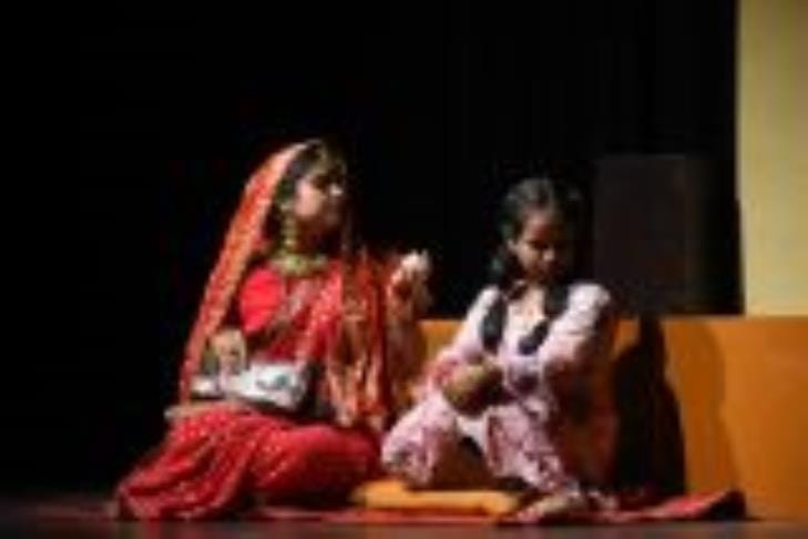 The audience's eyes became moist due to the staging of touching stories