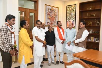 सीएम से मुलाकात।