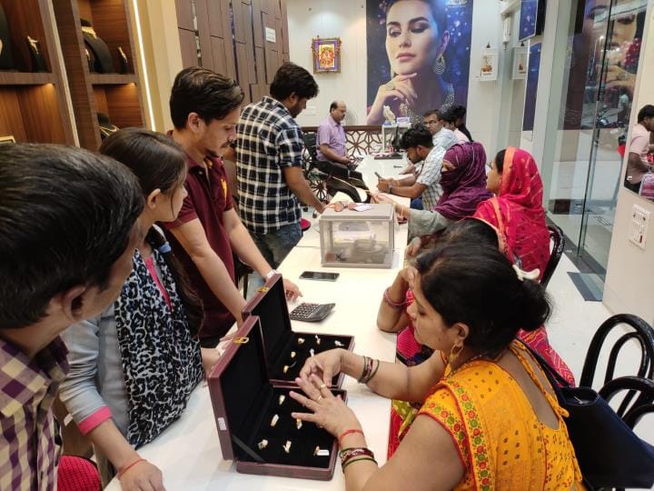 Market decorated on Akshaya Tritiya, business of more than 15 crores expected