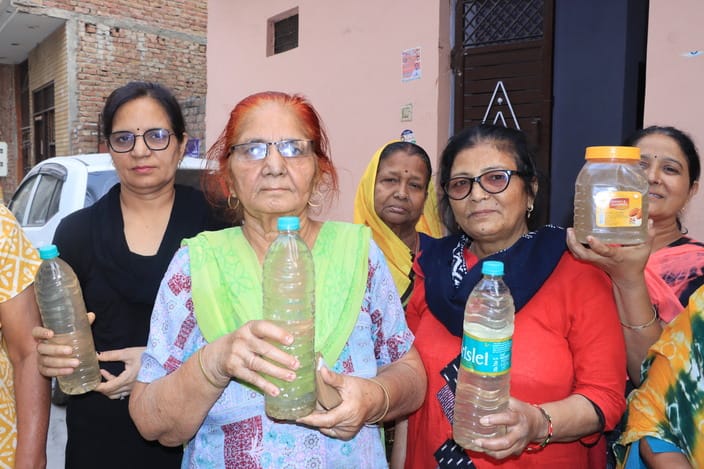 Sewer water is coming into the houses since last six months, it is difficult to even bathe, let alone drink it.