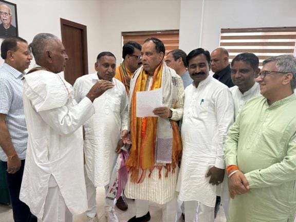 Deewaya Ram, who came to India from Pakistan 25 years ago, met Baroli