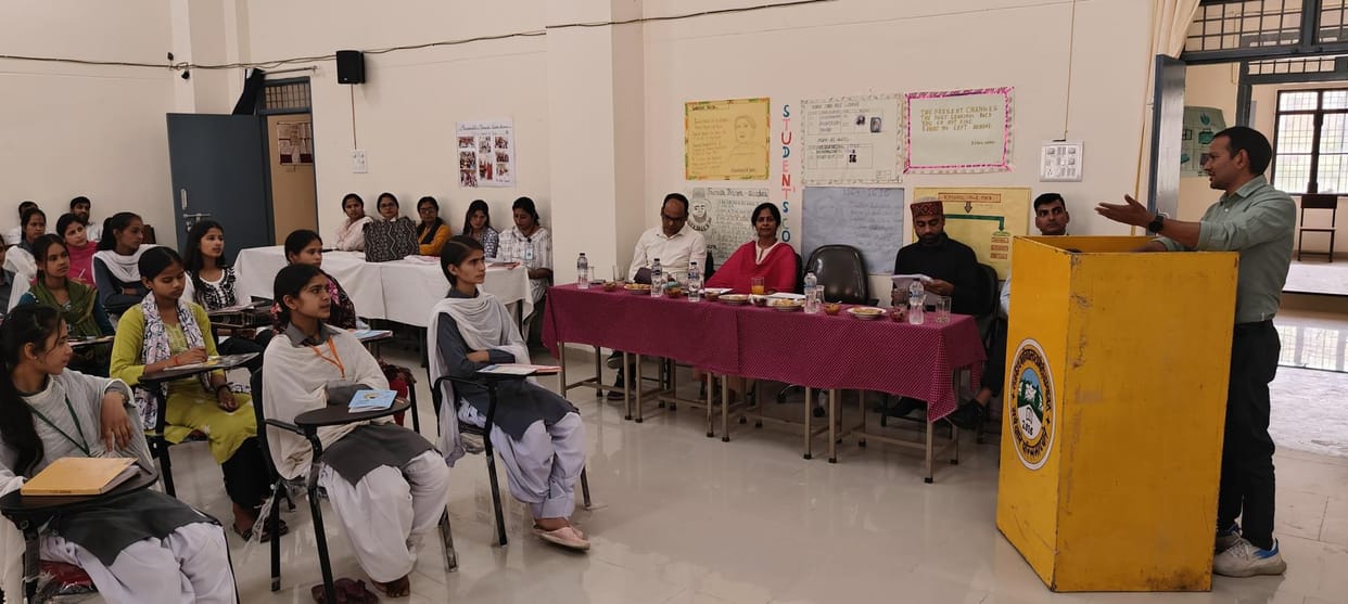Advanced computer course started in Amodi Mahavidyalaya