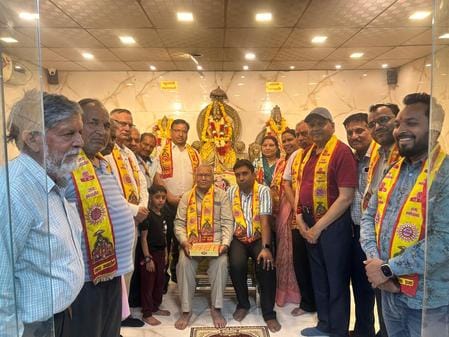 Aarti of Kuldevi Mahalakshmi and Maharaja Agrasen was performed