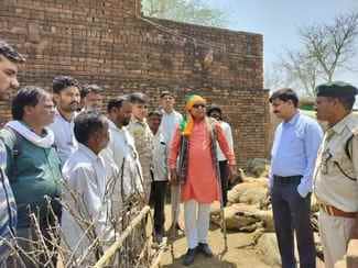 भेड़ों की मौत के बाद भाजपा विधायक घटना स्थल पर पहुंचे