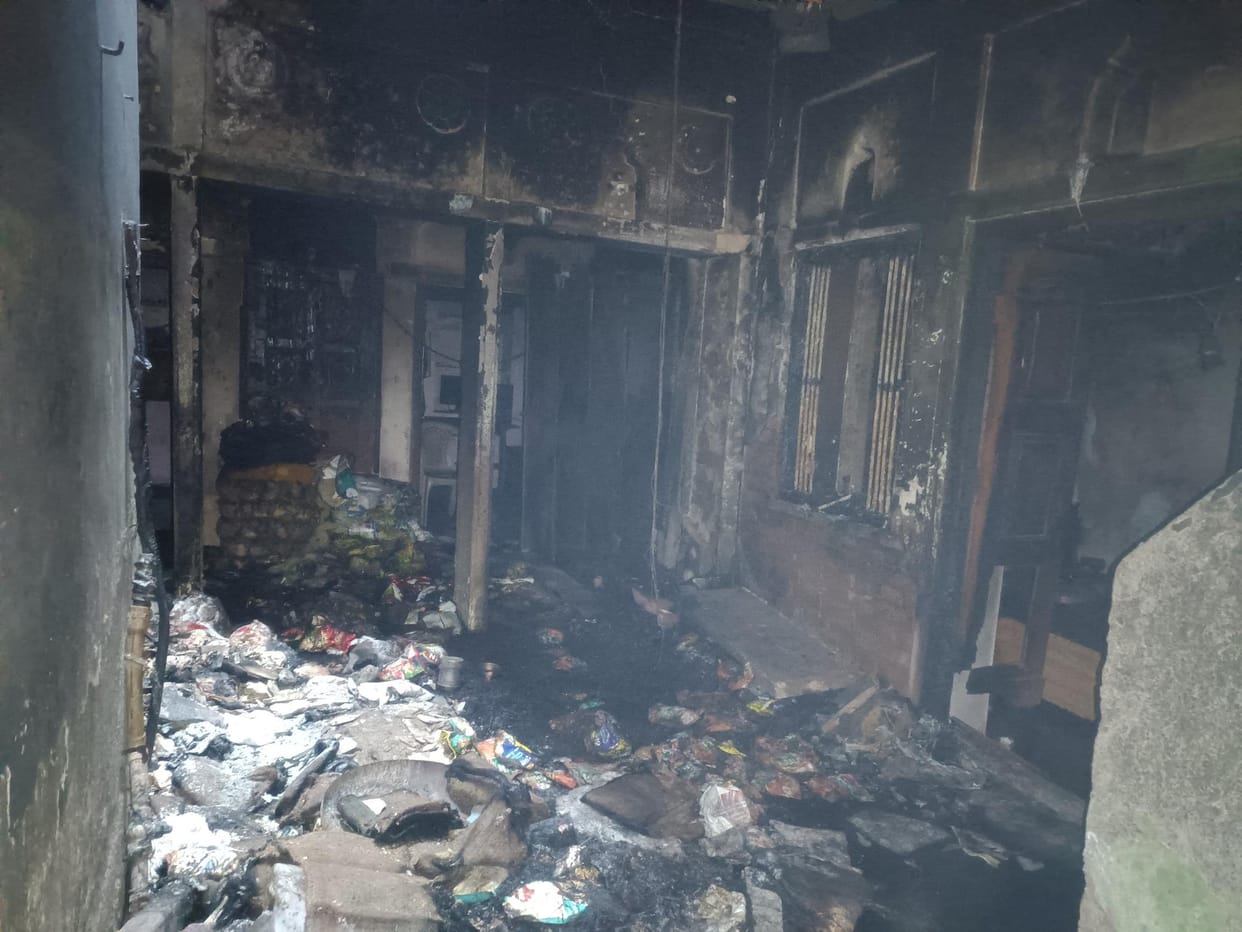 Goods worth Rs 6 lakh including Rs 1.5 lakh burnt in fire in a house