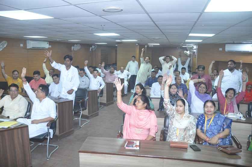 A resolution condemning Pakistan was passed in the meeting