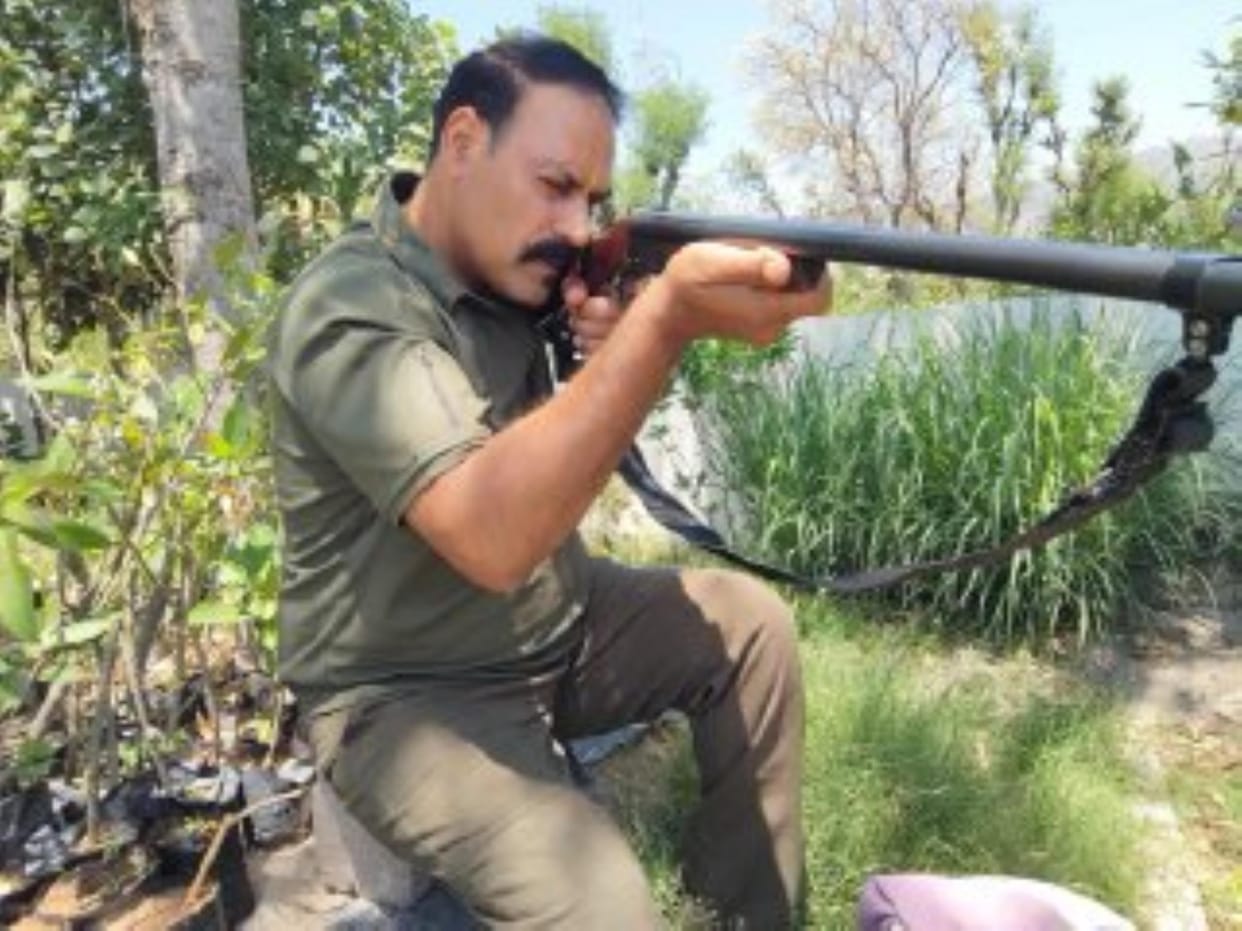 Ex Soldier Ready for Terrorists