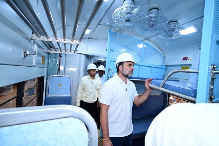 MP Rahul Gandhi witnessed the manufacturing of rail wheels and coaches