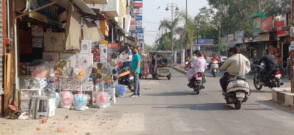 Nagar Parishad's campaign stopped, encroachment started