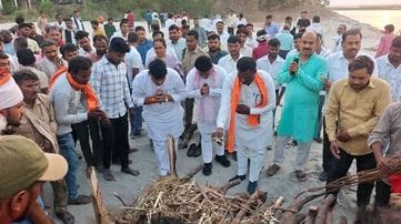 Tikardih accident: Last rites of sister-in-law and sister-in-law were performed in a sad atmosphere
