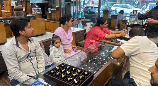 Akshaya Tritiya today, the market is decorated, there will be a lot of sale of jewellery