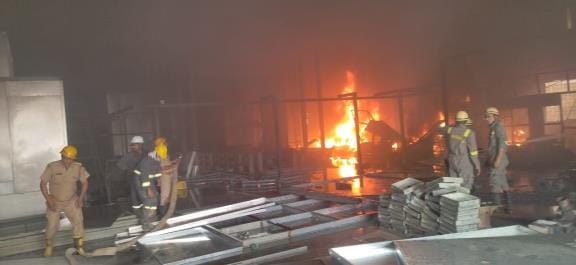 Fire broke out in an auto parts factory operating without fire NOC, causing loss of lakhs