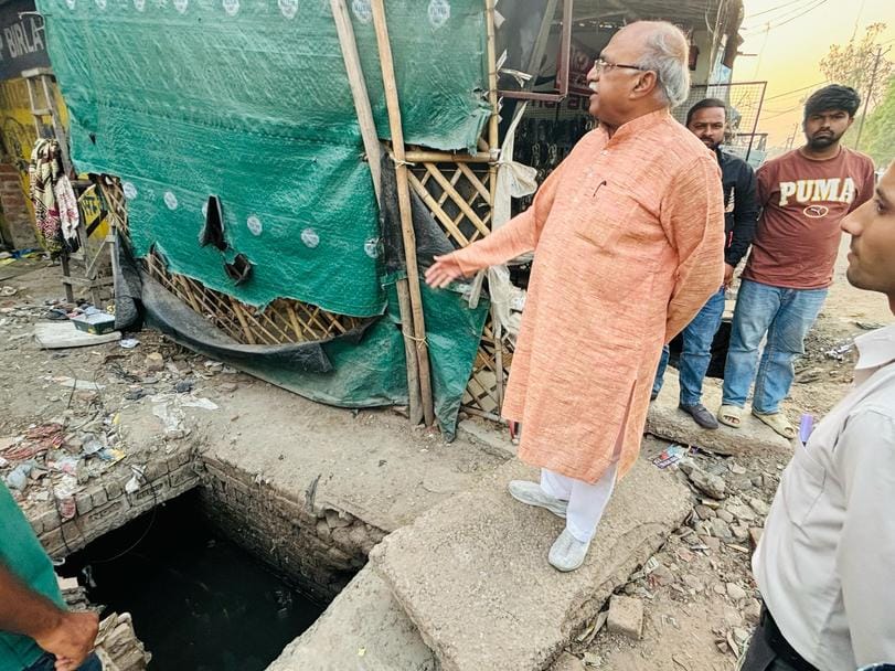 On Tuesday, Cantt MLA Amit Agarwal inspected the culvert under construction near the Scout building in Lalkurti.