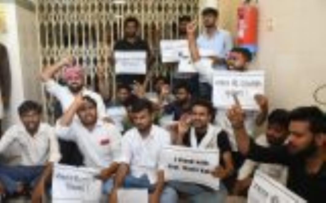 LU: Joint Student Front protests against FIR against professor