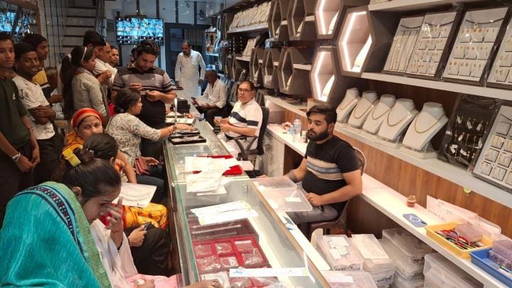 Markets are bustling on Akshaya Tritiya, effect of inflation is visible