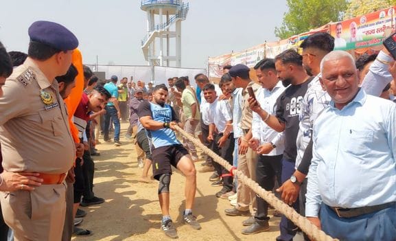 Badhera's team winner in men's tug of war competition