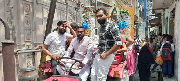 Lord Parshuram's procession was welcomed with a shower of flowers