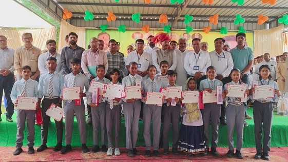 Cabinet Minister Krishna Kumar Bedi interacted with the students