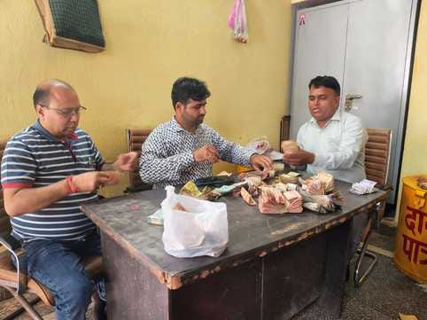 29 lakh 73 thousand rupees were taken out from 13 donation boxes.