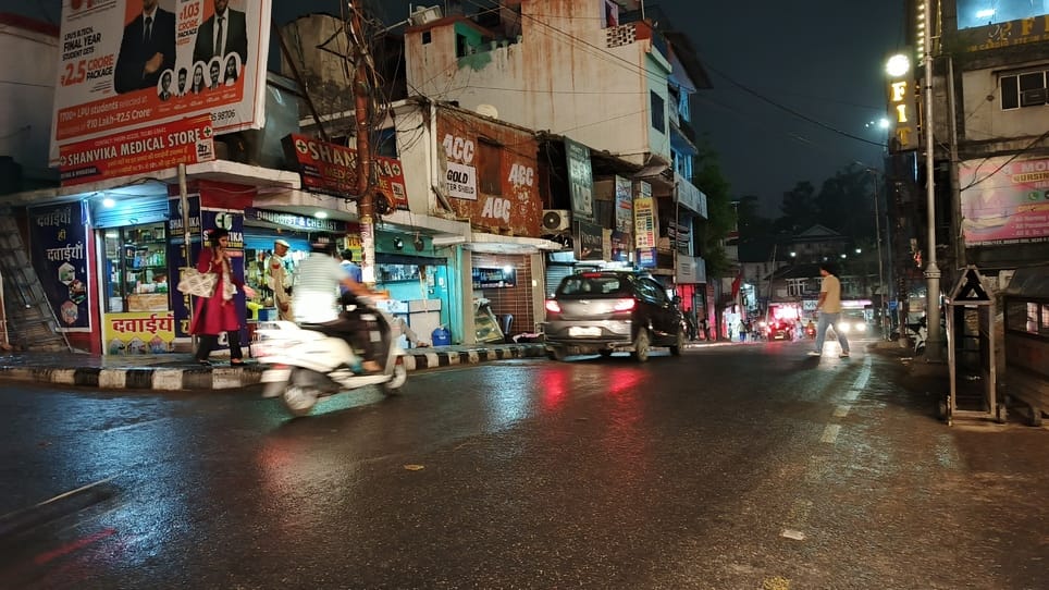 Darkness fell in the evening, rain started with strong wind